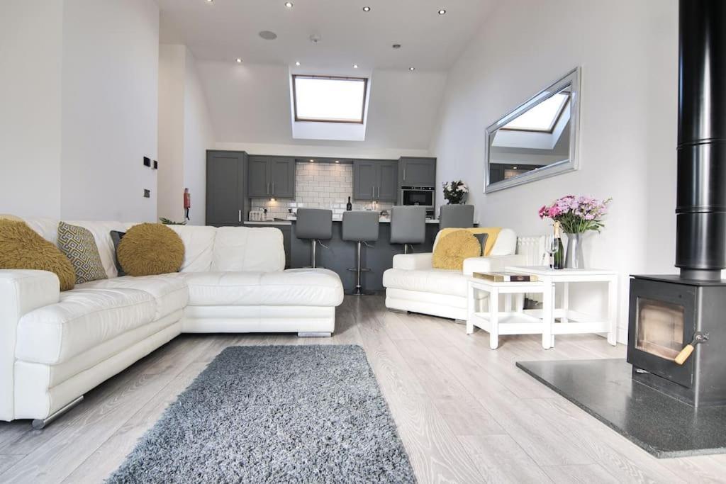 Hoxne Cottages - Sunflower Cottage With Private Hot Tub Йорк Екстериор снимка