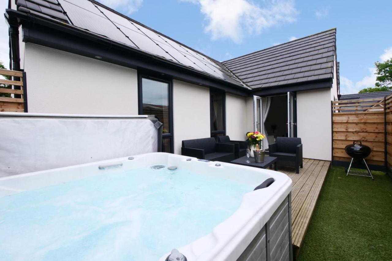 Hoxne Cottages - Sunflower Cottage With Private Hot Tub Йорк Екстериор снимка